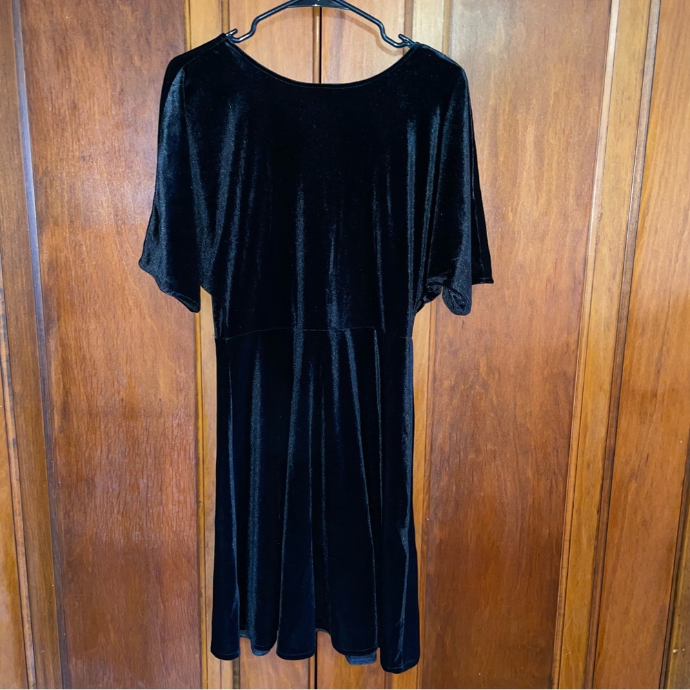 NWT velvet monki dress